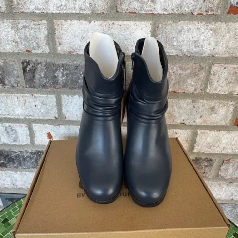 Cliffs by White Mountain Booties - Durbon Navy/SMOOTH 7 Wide